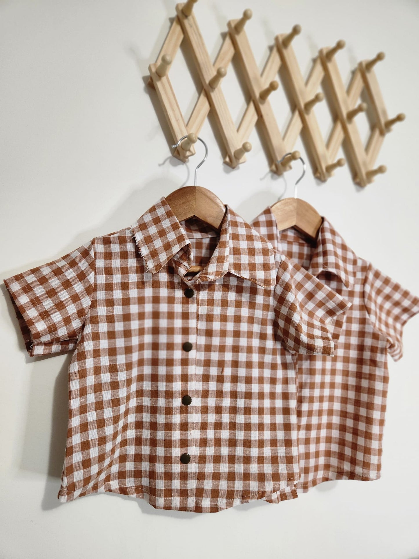 Boys buttons up shirt